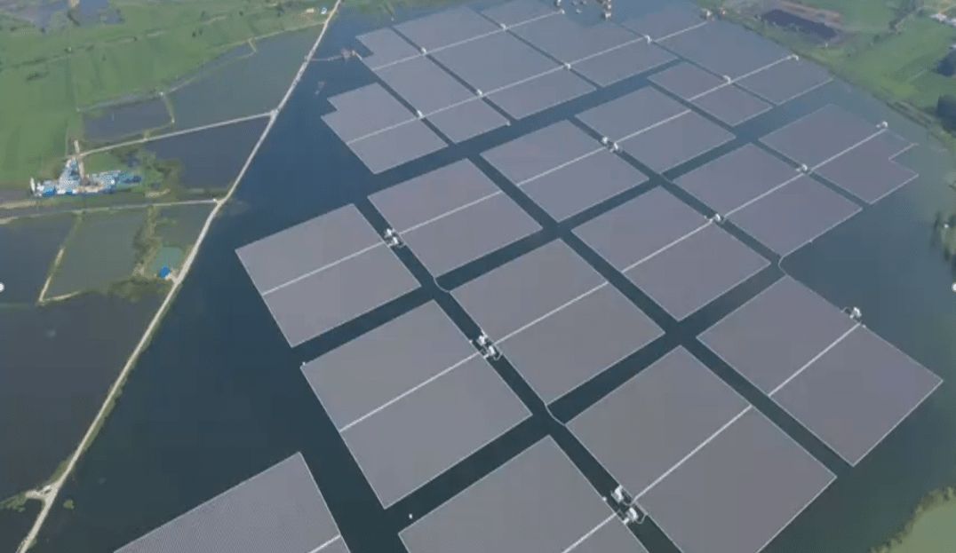 The-worlds-largest-floating-photovoltaic-power-plant-on-water